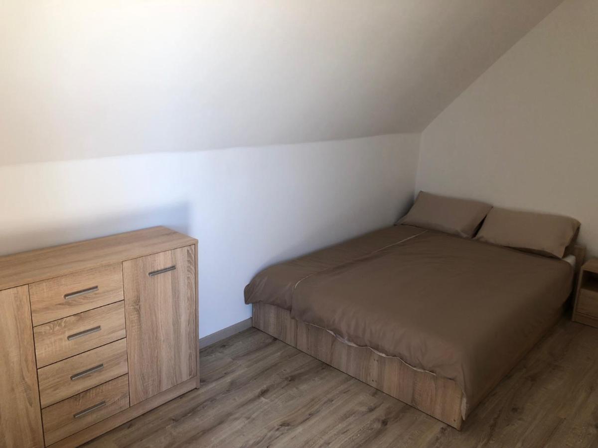 Pupos Apartman Szigliget Luaran gambar