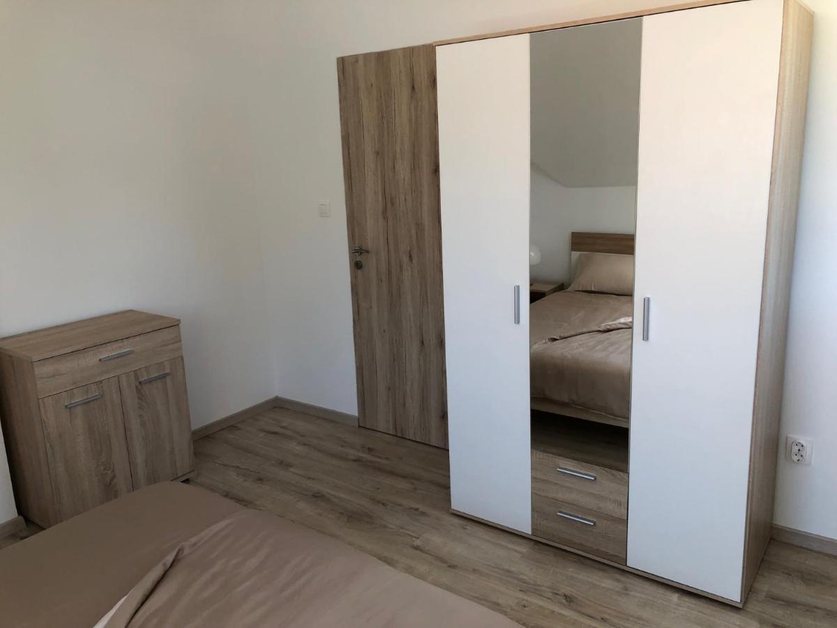 Pupos Apartman Szigliget Luaran gambar