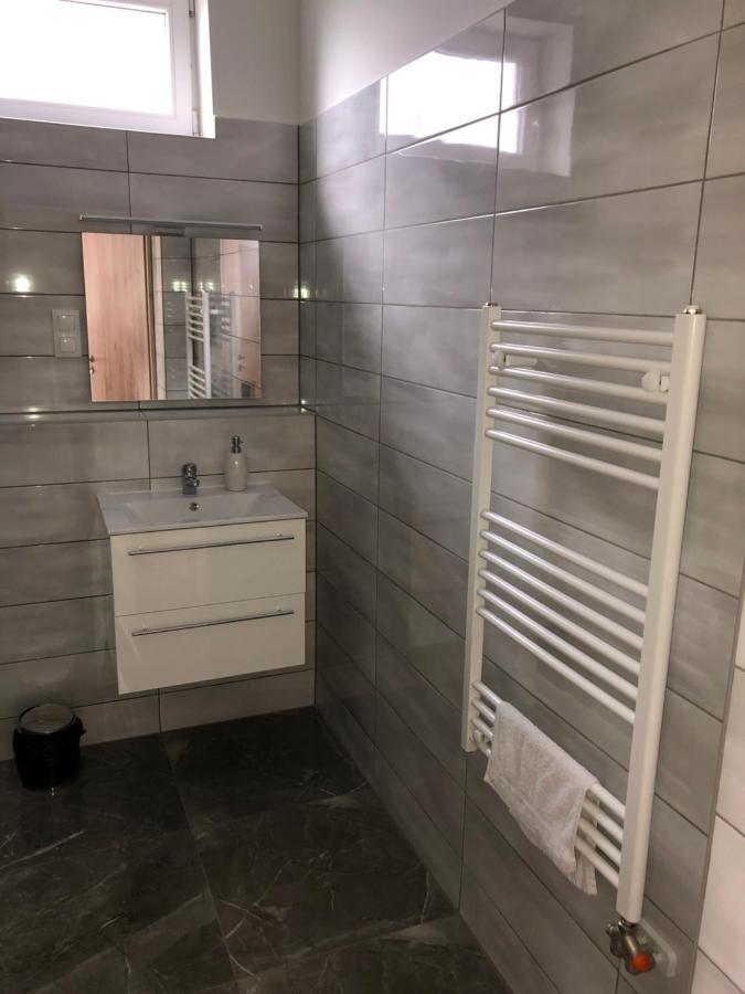 Pupos Apartman Szigliget Luaran gambar